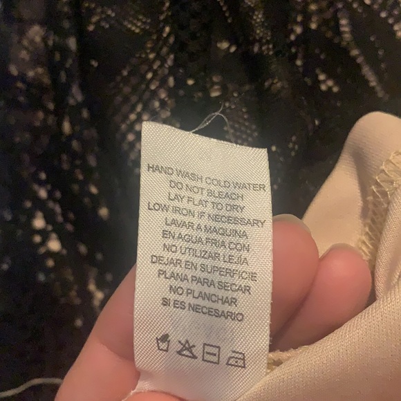 A’gaci Lace Dress - Picture 13 of 15